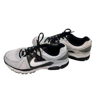 NIKE air athletic shoes